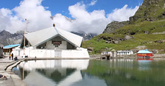 hemkund-sahib-572x300